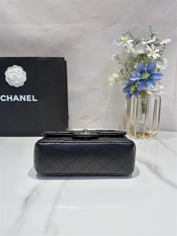 2026131214234112 700